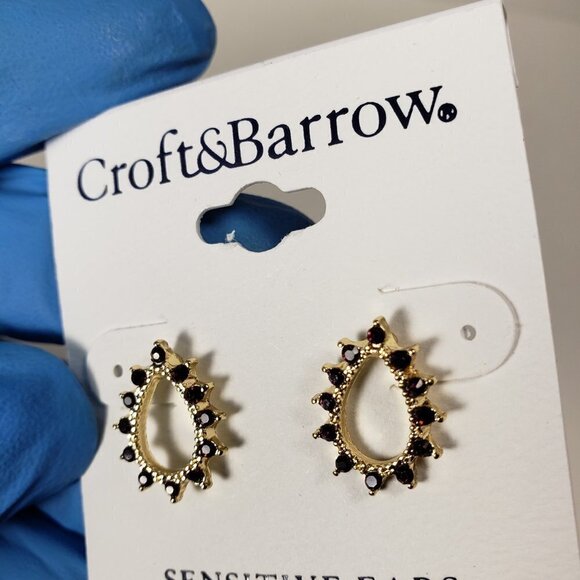 CROFT & BARROW, Women' Polished Gold-tone Hoop Dark Pink Crystals Stud Earrings - Picture 8 of 8